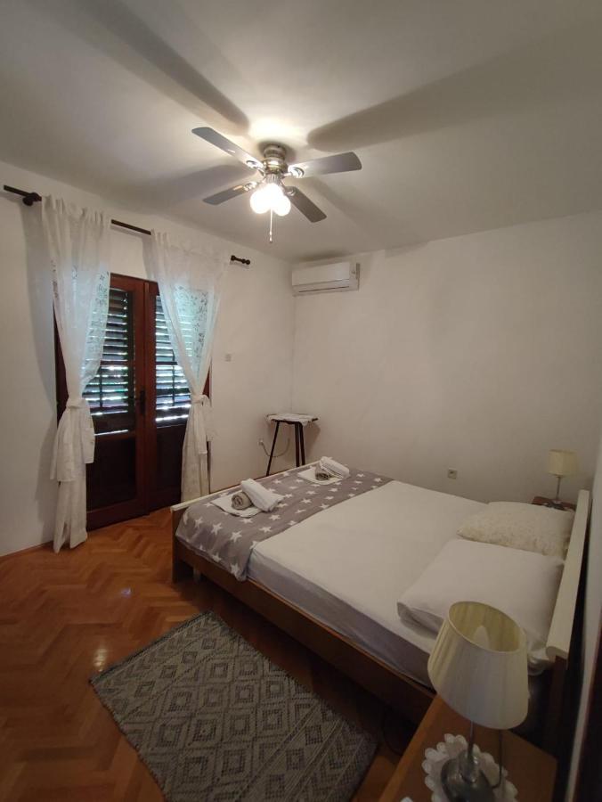 Apartment Marta Jablanac Bagian luar foto