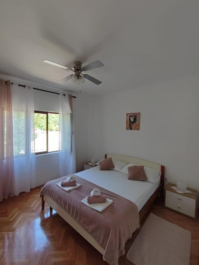 Apartment Marta Jablanac Bagian luar foto